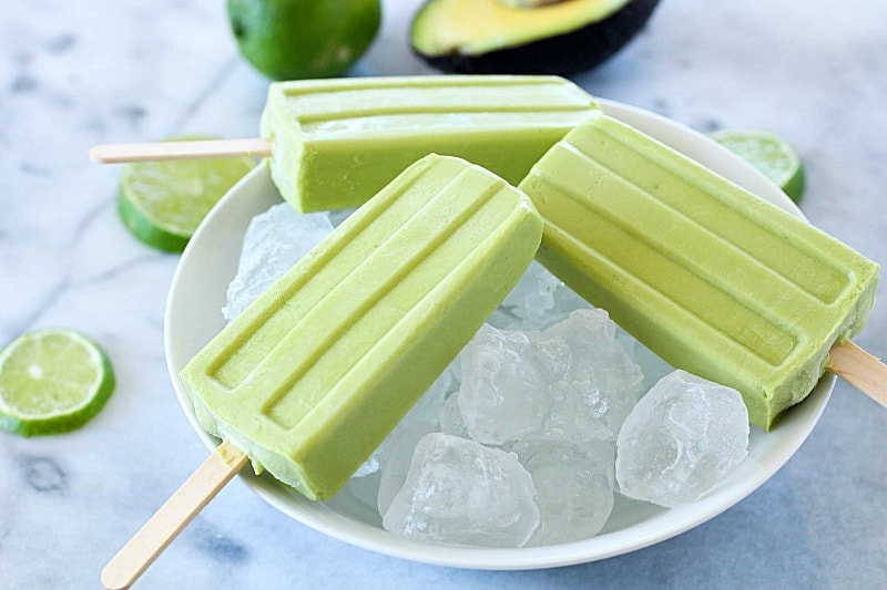 Popsicles à l'avocat et à la noix de coco 🥑